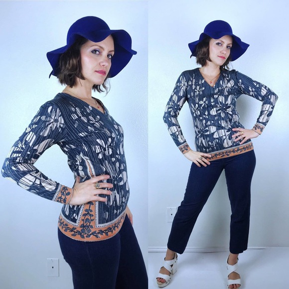 vintage 60s Dusty Blue FLOWER POWER Psychedelic Knit crazy daisy nylon jumper - Picture 1 of 10